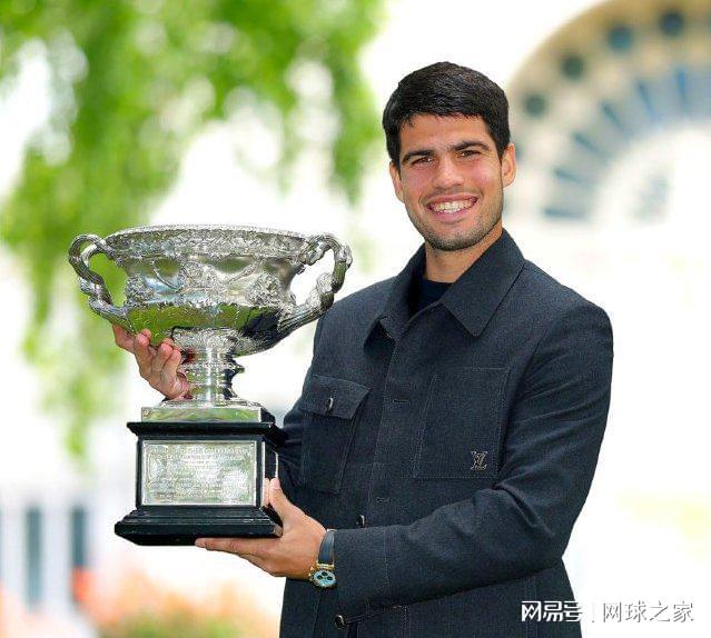 沙巴电竞-澳网玄学预示阿卡生涯成就？菲斯回归赢球，郑钦文一姐位子现危机