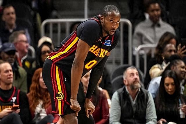 沙巴体育-勇士卖你就对了！老鹰重建也不养闲人 2短板就是个废柴|库明加|乔纳森·库明加|亚特兰大老鹰队|金州勇士队|乔-约翰逊_新浪体育_新浪新闻